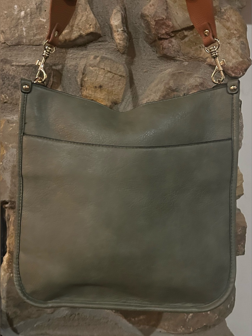 Jen & Co. Chloe Vegan Leather Crossbody Bag - Picture 2 of 16